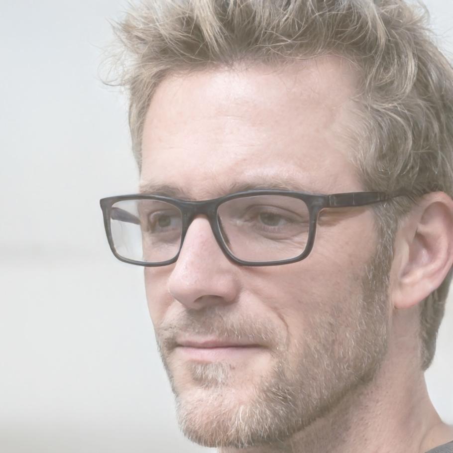 Portrait de Théo Vaillancourt, spécialiste en pédagogie financière